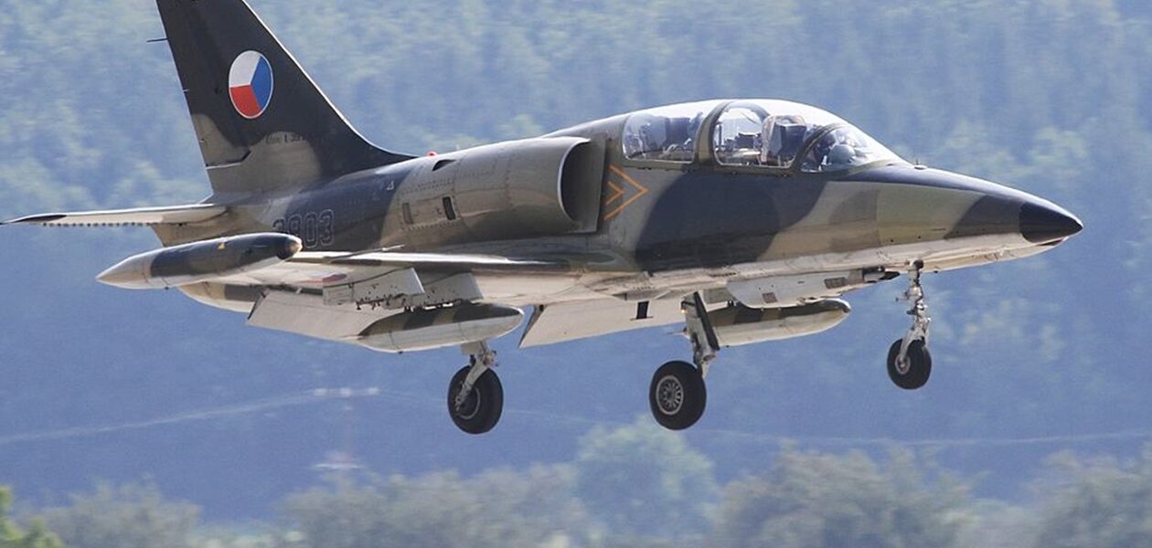 У Чехії помстилися генералу за бажання передати Україні винищувачі