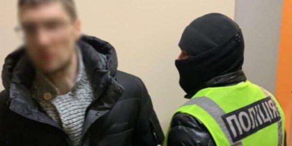 У Києві водій авто тяжко травмував евакуаторника