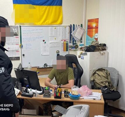 Підполковник ДПСУ заробив понад $1,5 млн на ухилянтах