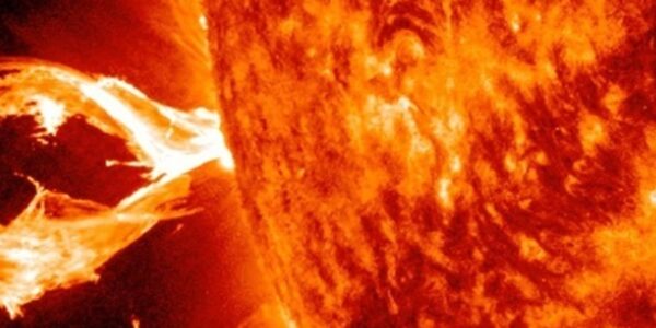 На Сонці стався викид гігантського протуберанця