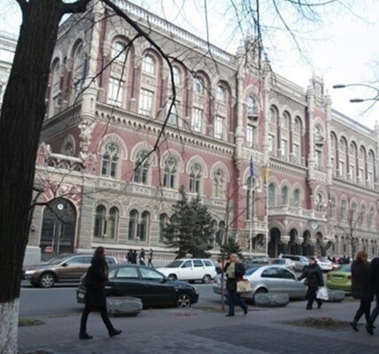 Нацбанк відреагував на рекордний курс долара