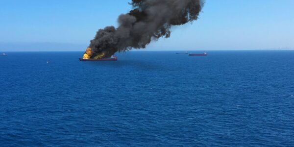 США потопили перший у світі носій бойових дронів