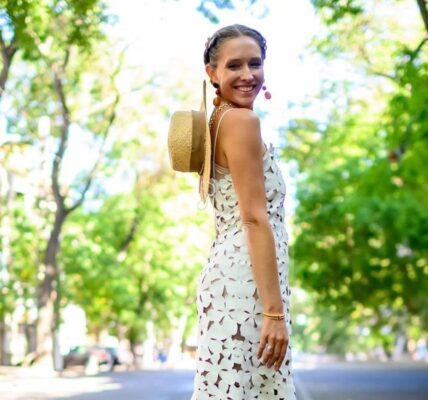 Катя Осадча похвалилася своїми найдивнішими капелюхами