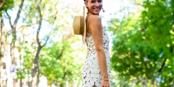 Катя Осадча похвалилася своїми найдивнішими капелюхами