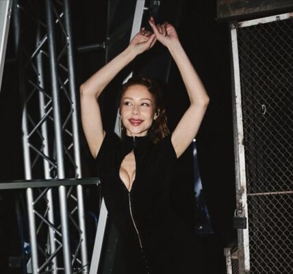 У Кароль під час концерту розстебнулася сукня