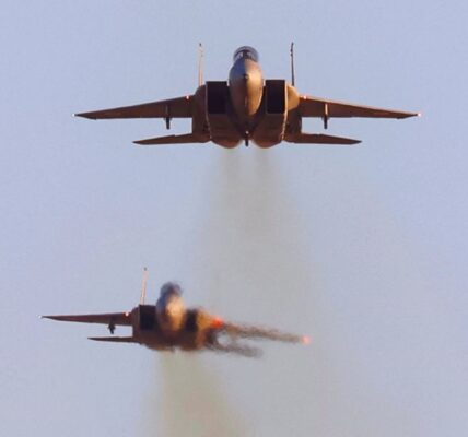 Ізраїль знищив літак Алі Хаменеї в Тегерані