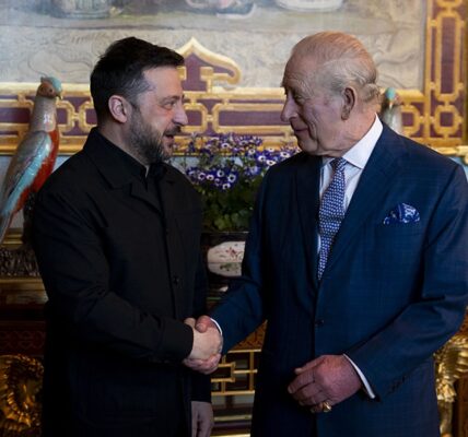 Зеленський зробив подарунок королю Великобританії