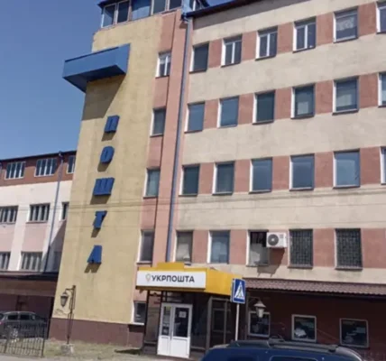 «Укрпошта» виставила на аукціон нерухомість на майже 250 млн грн