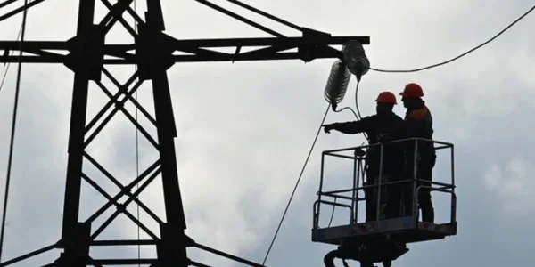 Після ворожих обстрілів п’ять областей залишаються без світла – Міненерго