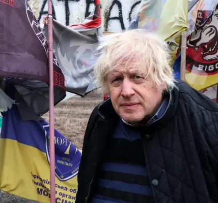 Таємне відрядження Джонсона на передову: ексклюзивні коментарі та фото