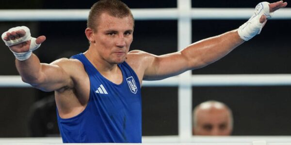 Хижняк уклав суперника на ринг у першому раунді