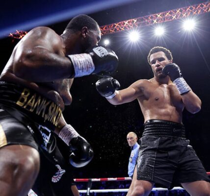 Ітаума завершив бій з Франкліном достроково