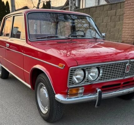 У Києві продається 36-річний ВАЗ-2103 у заводському стані