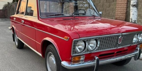 У Києві продається 36-річний ВАЗ-2103 у заводському стані