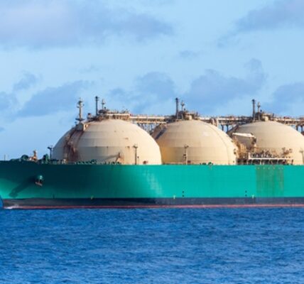 Ормузьку протоку намагаються залишити перші танкери з катарським ЗПГ