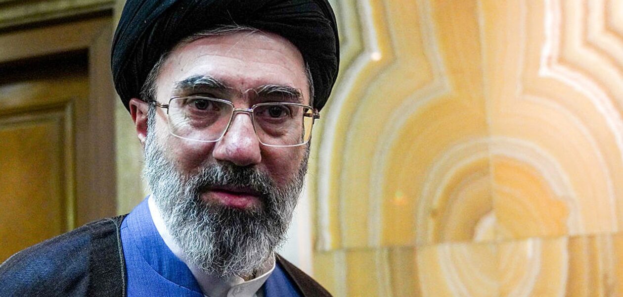 Новий лідер Ірану у тяжкому стані й не може керувати країною - розвіддані