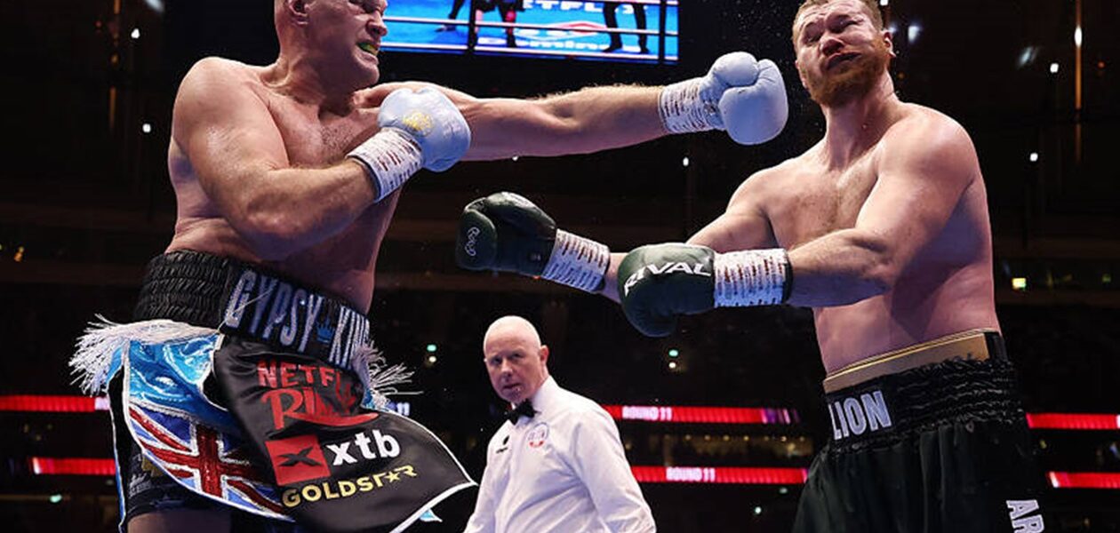 Ф'юрі домінував і розгромив Махмудова після камбека