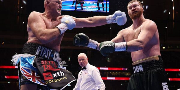 Ф'юрі домінував і розгромив Махмудова після камбека