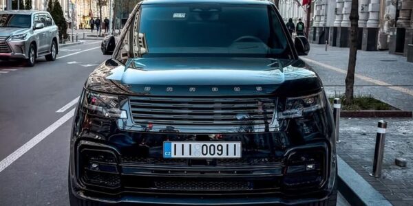 У Києві помітили 700-сильний Range Rover Brabus за понад 23 млн грн