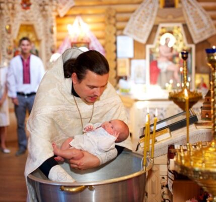 Кого не можна брати в куми: головні церковні заборони