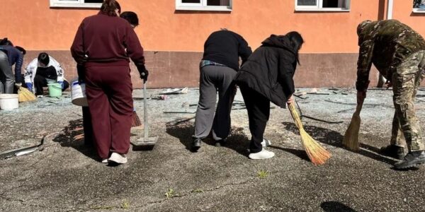 В Туапсе після удару по НПЗ пройшов "нафтовий дощ"