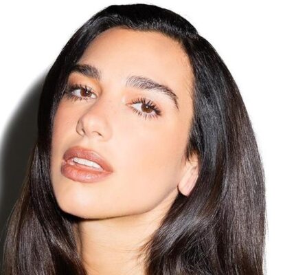 Дуа Ліпа придбала пікап для ЗСУ