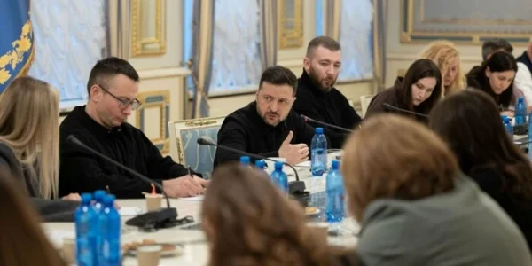 «Для рускіх це – ризикований крок». Зеленський розповів про новий тренд на фронті