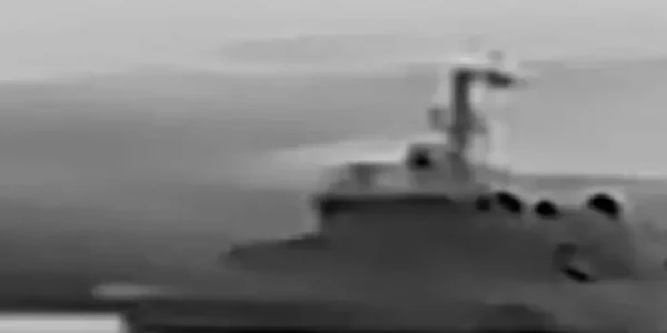 Уражено російські катери, які охороняли Керченський міст (відео)