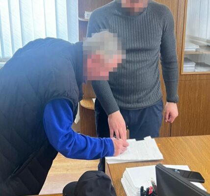 На Львівщині підприємець 23 роки утримував однокласника як "раба"