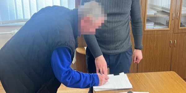 На Львівщині підприємець 23 роки утримував однокласника як "раба"
