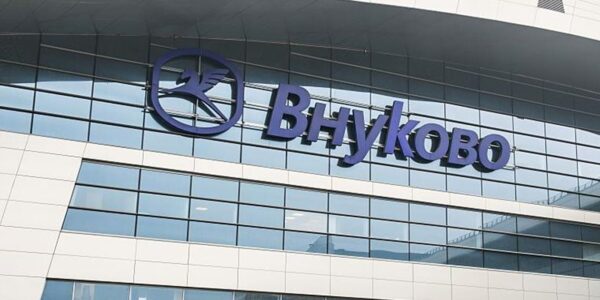 Атака дронів: у Москві і Петербурзі аеропорти зупинили роботу