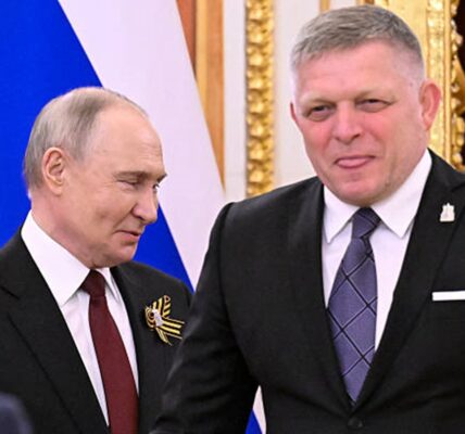 Накине коло: Фіцо до Москви летітиме через чотири країни ЄС