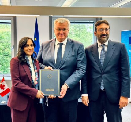 Репарації для України: Канада підтримала створення комісії