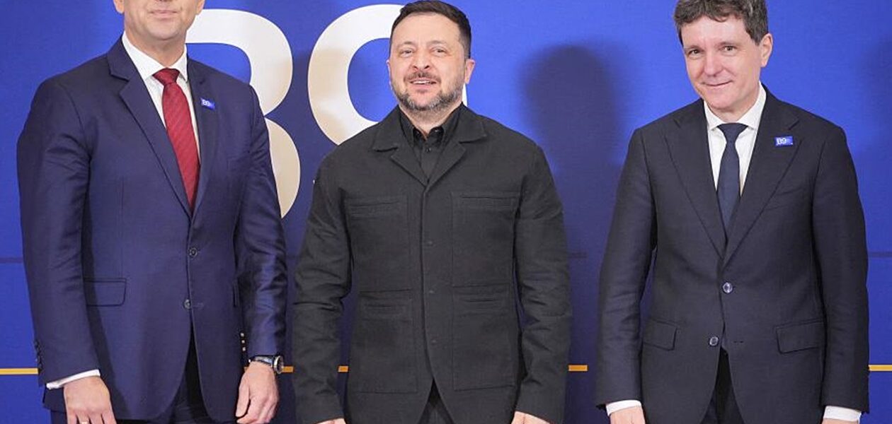 Зеленський разом з першою леді прибув до Румунії
