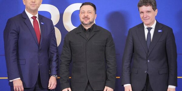 Зеленський разом з першою леді прибув до Румунії