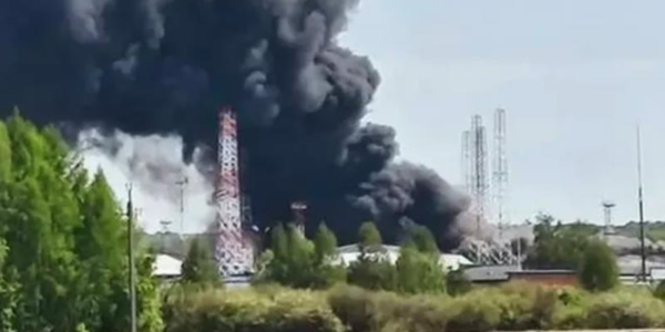Масштабна пожежа на стратегічному нафтовому об'єкті в РФ: є загиблі