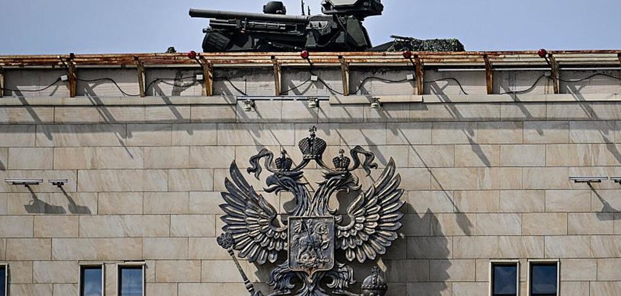 Мадяр розкрив, чим Кремль прикриває Москву