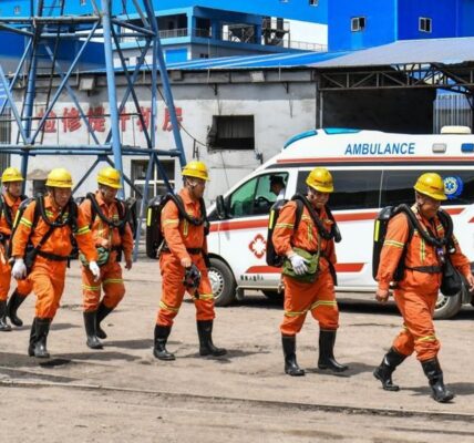 У Китаї через вибух на шахті загинули 82 гірники