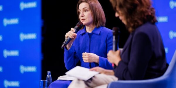 Санду закликала світ посилити тиск на Росію
