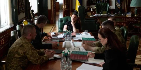 Демобілізація, виплати та нові контракти. Президент заявив про початок армійської реформи