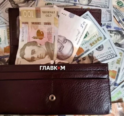 Українці почали нести до банків більше готівки. Нацбанк назвав причину