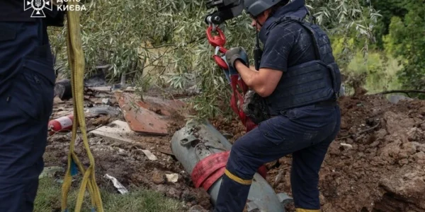 У Голосіївському районі Києва вилучено бойову частину крилатої ракети Х-101 (фото)