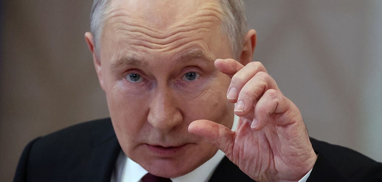 В Росії вирішили переписати історію предків Путіна