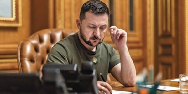 ЗМІ назвали хто передав лист від Зеленського для Путіна