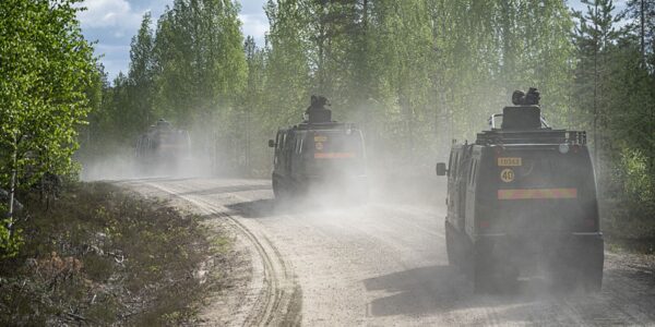 НАТО через Росію посилює оборону "новачків"