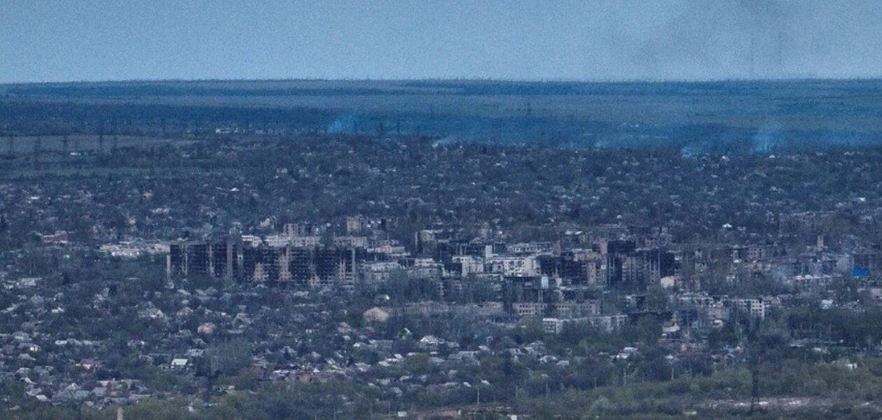 СюжетНова ціль наступу. Міські бої в Костянтинівці