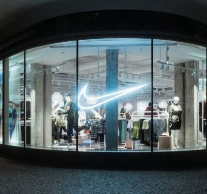 Nike потрапив у скандал через співпрацю з російським дизайнером