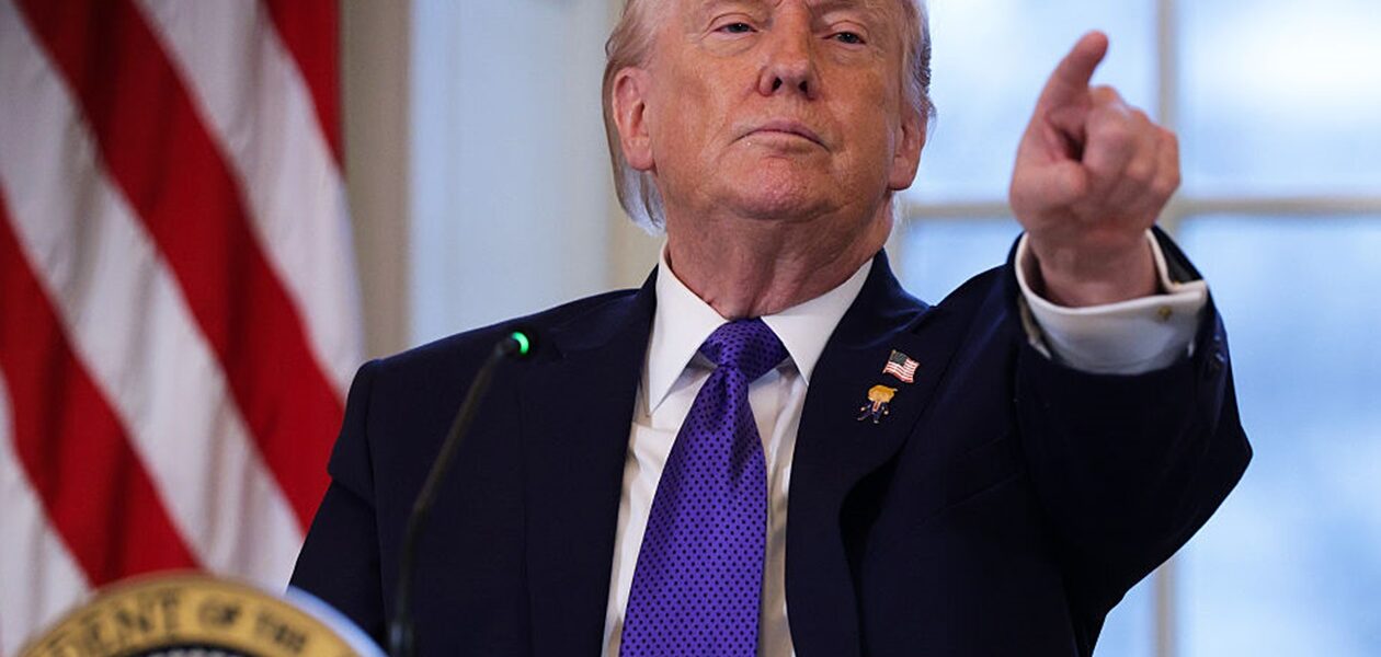 СюжетТрамп знову у грі. Новий етап перемовин про мир