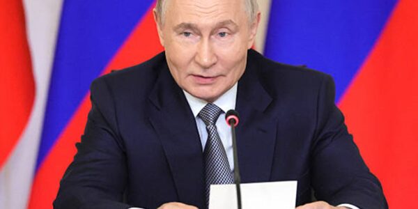 Путін заявив про "доленосний" момент у Росії