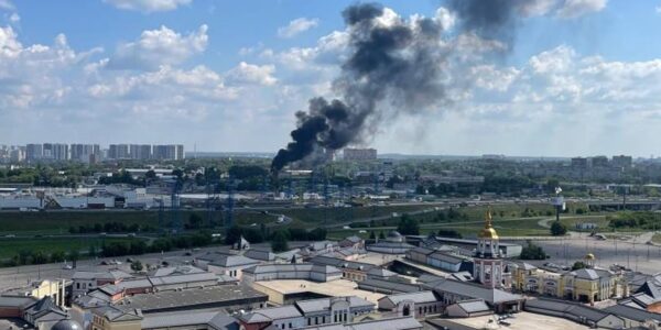 У Підмосков'ї палає електропідстанція